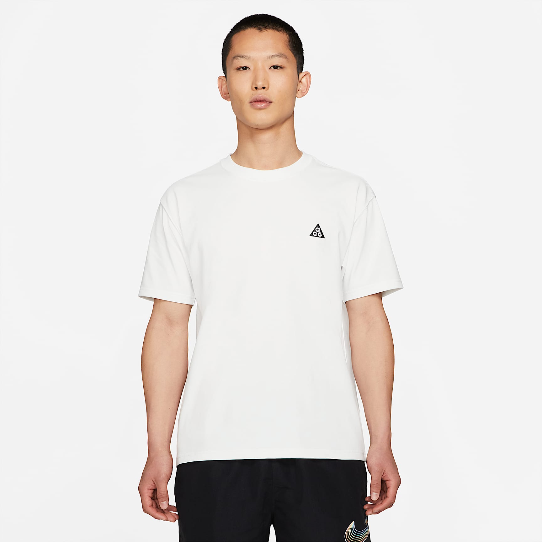 ACG Tシャツ ホワイト Nike ACG Short-Sleeve T-Shirt. Nike ID